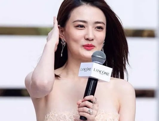 徐璐八卦个人资料简介：与男友交往一年却只能拥抱