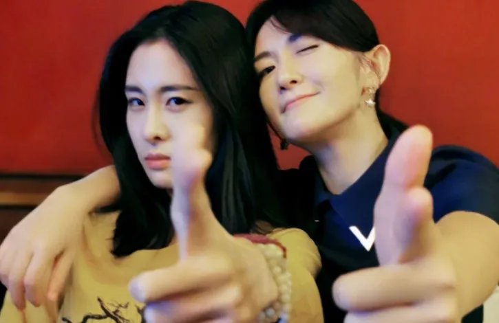 如何看待谢娜晒与张碧晨的合照？