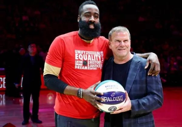 塞拉斯和哈登之间发生了什么，塔克未来会如何发展？