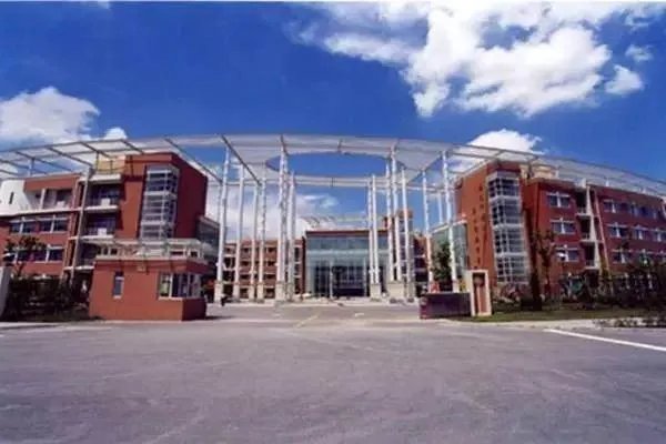 在华师大二附中就读是怎样一番体验？