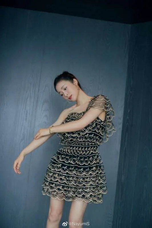 江一燕的“不单纯”蜕变,是如何一步步不被网友买账的?