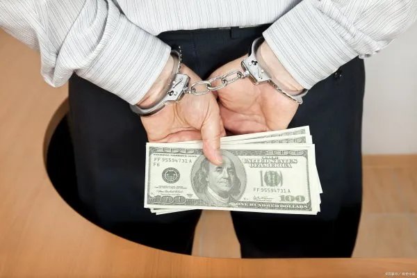 那些不执行法院判决的老赖，将会得到什么惩罚？