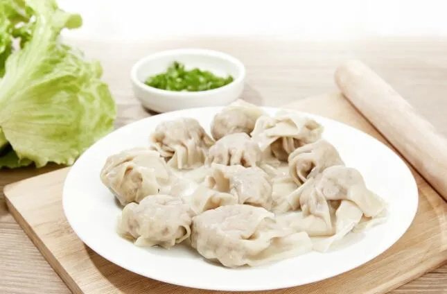 冬至吃饺子图片最漂亮 关于冬至吃饺子的照片好看