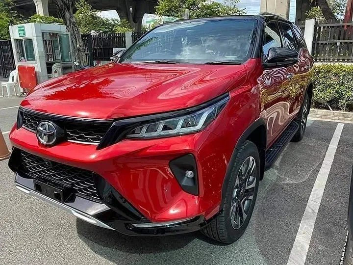 丰田Fortuner传奇版实车曝光!外观更运动!