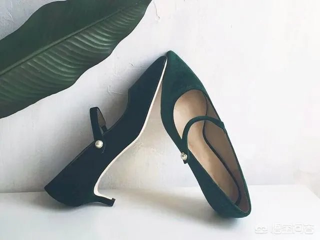 能推荐一些淘宝上有风格的女鞋吗？