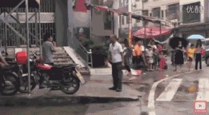 民间高手大街上过招:老外看傻眼（图）