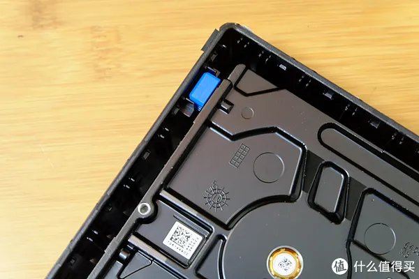 西数Elements,西数Mybooks,希捷Expansion三款移动硬盘拆解方法。