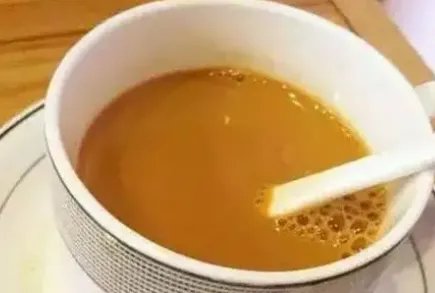 香飘飘半年亏损1.29亿，冲泡奶茶为何卖不动了？