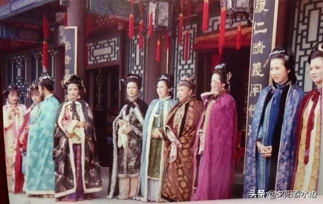 《红楼梦》小姐少爷不再需要哺乳之后，奶妈还要留下，她们有什么职责？