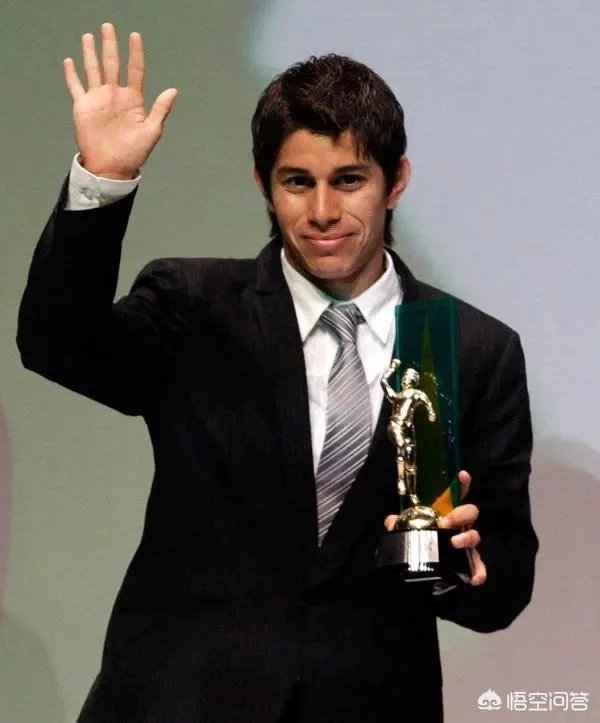 昔日世界第三高薪的孔卡，从恒大，上港离开后，现在在做什么？近况如何？