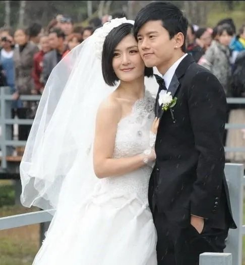 张杰和谢娜的结婚照