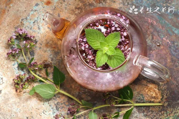 8种东西别放床头会招鬼,十八种什么东西不能放在床头啊