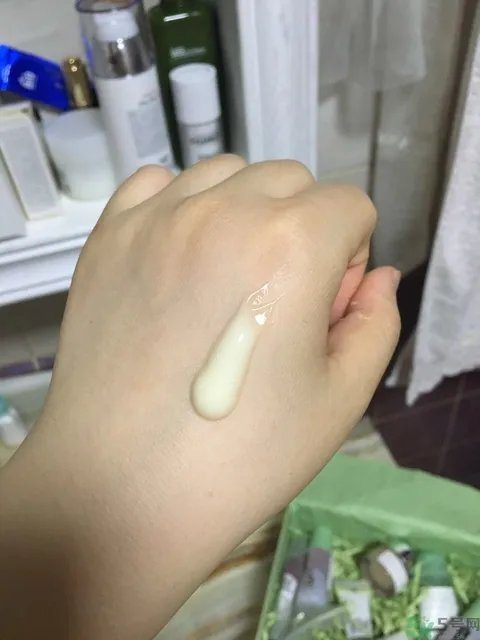 倩碧三部曲适合什么年龄?倩碧三部曲适合什么肤质?