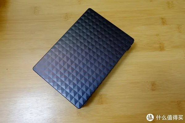 西数Elements,西数Mybooks,希捷Expansion三款移动硬盘拆解方法。