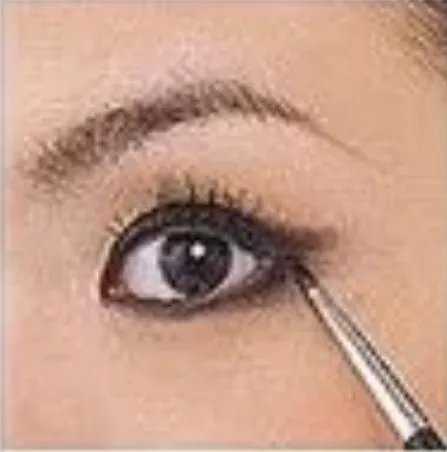 眼妆新手初学化妆教程?