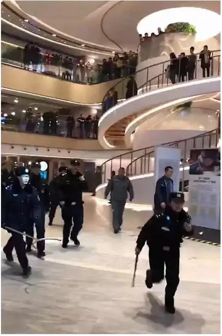 为什么说她是全中国最美的逆行者?