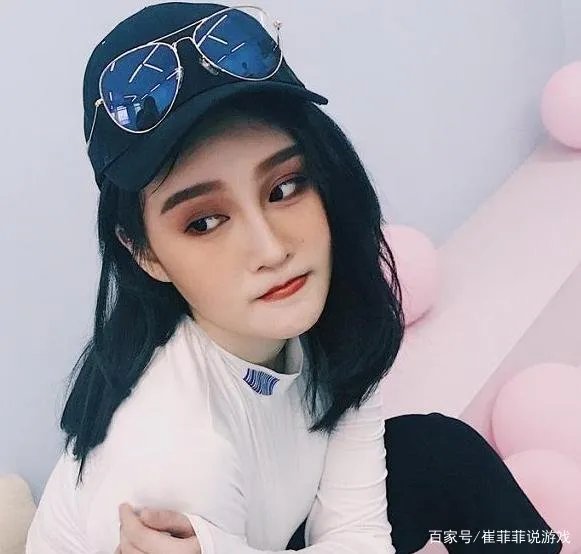 赵本山妻子谈女儿整容,坦言看着很揪心,女儿整容她该不该阻止?