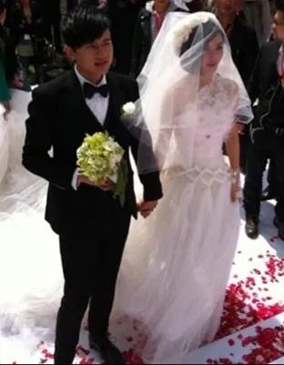 张杰和谢娜的结婚照