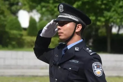 人民日报评网络虚假流量,你觉得怎么样才能改变这种现象?