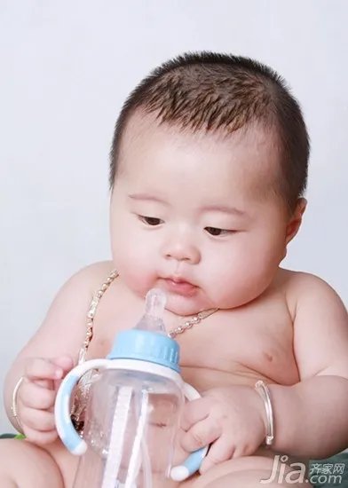 塑料奶瓶好吗 塑料奶瓶什么材质好