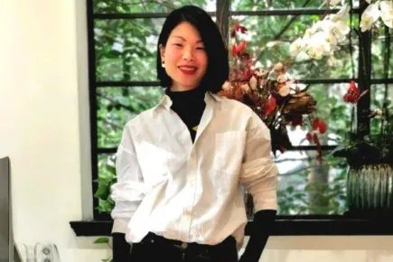 “最丑”模特吕燕完美逆袭，出身底层嫁入豪门，混血儿子颜值超高，啥颜值？