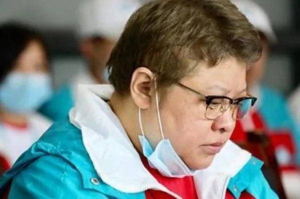 李双江一生收7个徒弟，是不是有梦鸽、韩红？