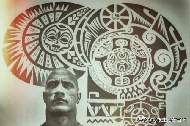巨石强森、罗曼·雷恩斯的纹身都有什么来头?为什么他们的纹身很像?