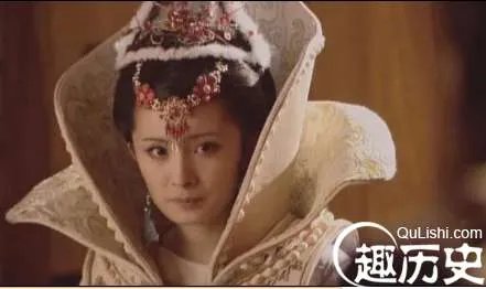 古人那么高的发髻是怎么梳出来的?看着都难受。