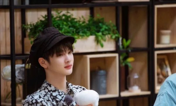 浪姐网综拿起剪刀，粉丝全体噤声，周震南是咋了？