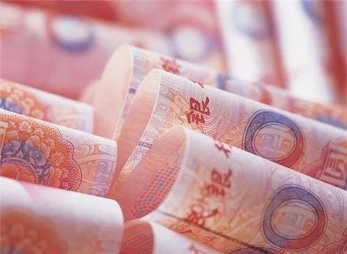 女会计贪污千万做美容 外表美了却将陷牢狱之灾