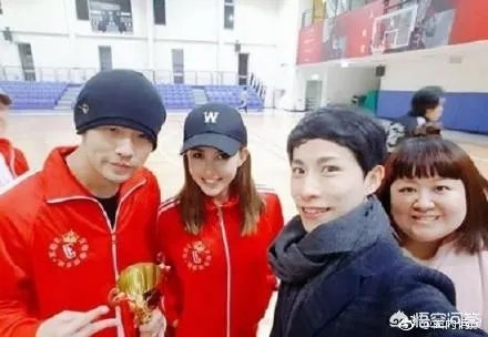 周杰伦胖出新高度,北京演唱会上粉丝让其减肥,你怎么看?