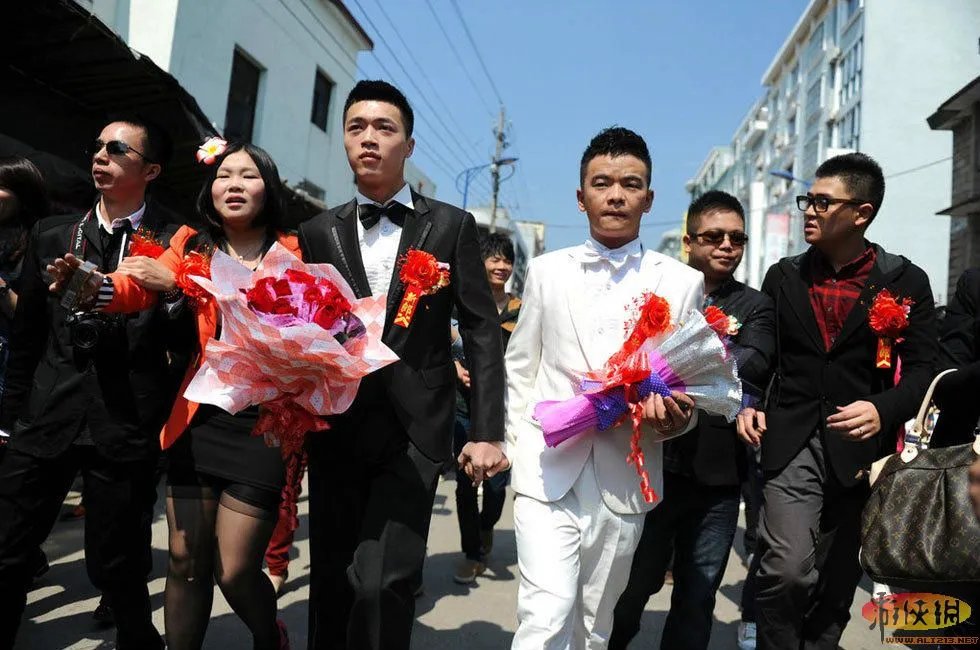 基友一生一起走!福建首对男同志公开结婚啦!