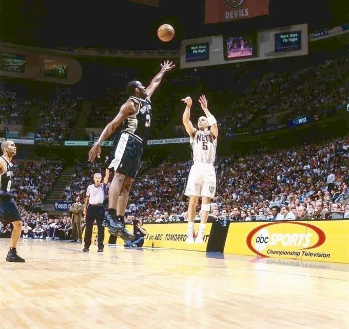 格里芬倒地抽搐，如何有效地在体育比赛中避免受伤？