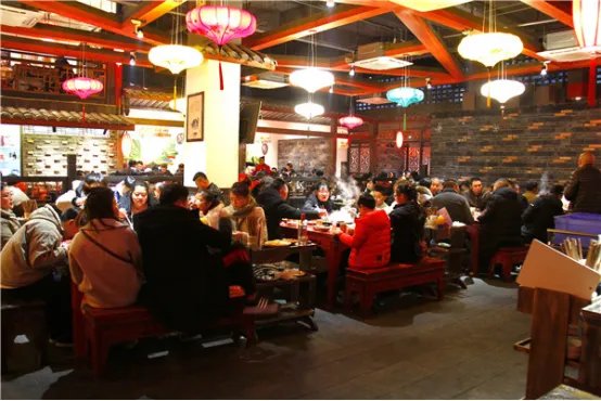 火锅底料十大名牌里面，九宫格重庆老火锅加盟哪个最靠谱？