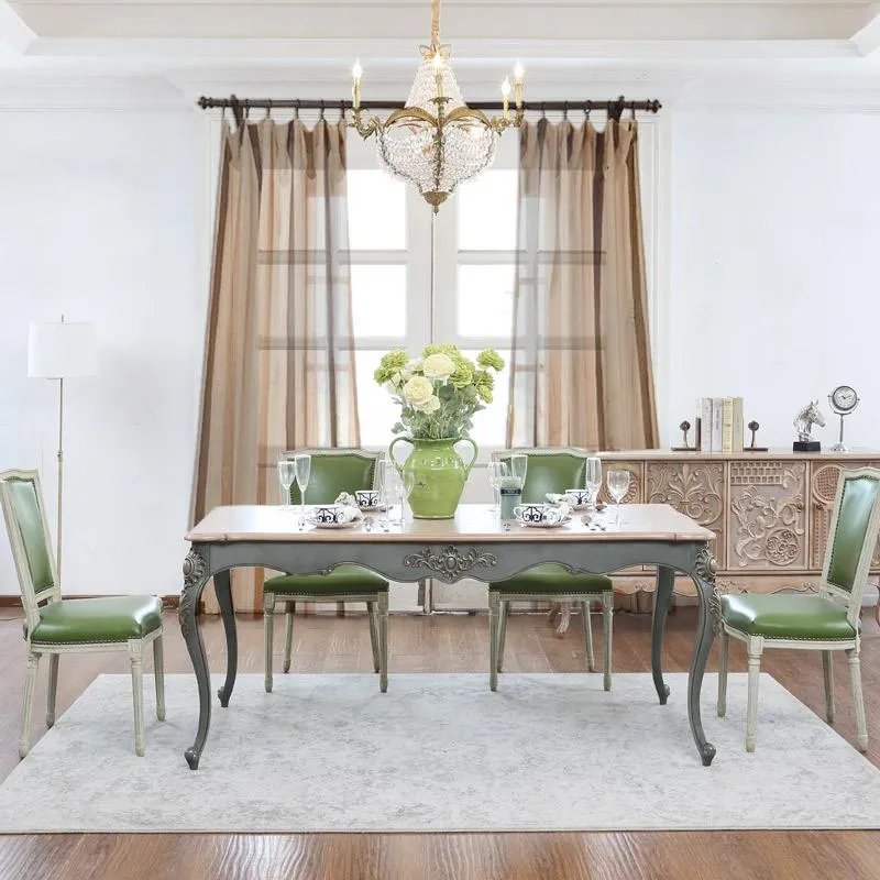 餐桌布置得高端优雅，在家也能办个小年会！