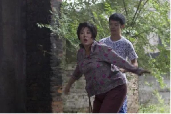 王茜华:演农村剧走红,为拍戏整容200次,今50岁现状如何?