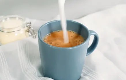 香飘飘半年亏损1.29亿,冲泡奶茶为何卖不动了?