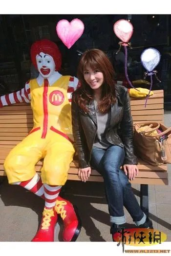 日本选美冠军山田佳子爆红网络 49岁童颜依旧