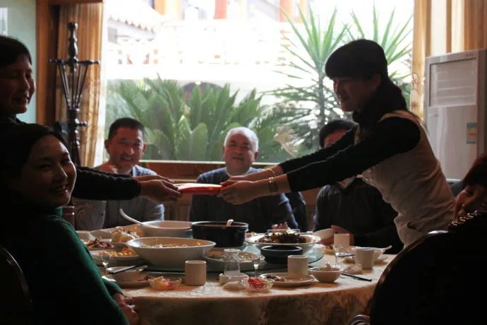 提亲买什么酒 提亲到底谈些什麼