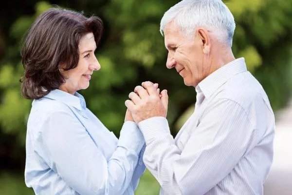 70年来，中国人均寿命从35提至77的原因有哪些？