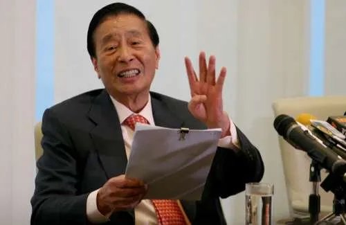 李嘉诚捐款1亿后,香港富豪榜前4都捐了多少钱?