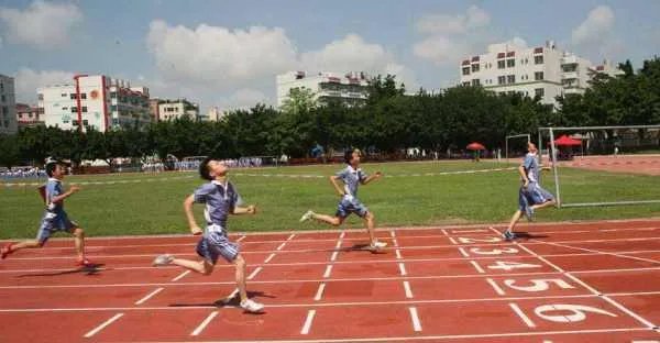 教育部将中考体育要达到语数外同分值，你觉得可行吗？