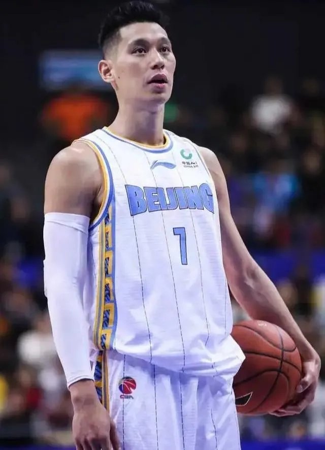 林书豪CBA首秀,砍下25分6篮板9助攻,这样的表现你满意吗?你看好林书豪吗?