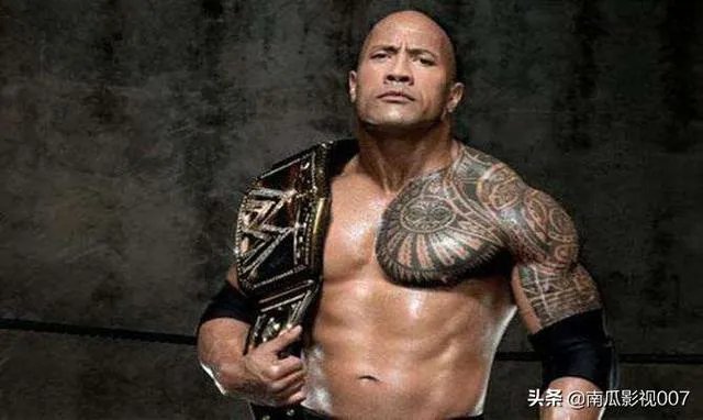 巨石强森、罗曼·雷恩斯的纹身都有什么来头?为什么他们的纹身很像?