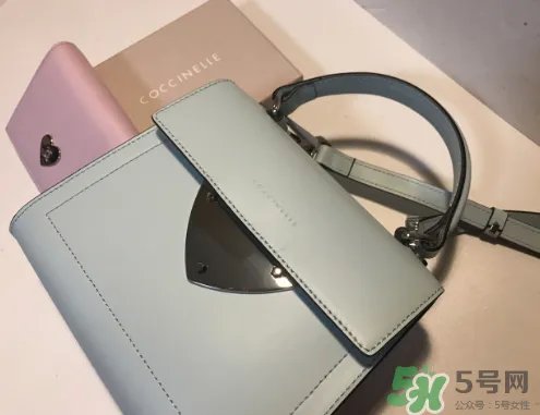 coccinelle是什么牌子_哪个国家的_什么档次?