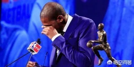 格林遭禁赛+罚款还没完，杜兰特和格林争吵后自言自语遭曝光令勇密心慌，你怎么看？