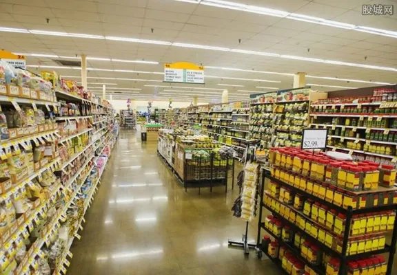 郑州超市人山人海官方称不用抢购 画面太疯狂了