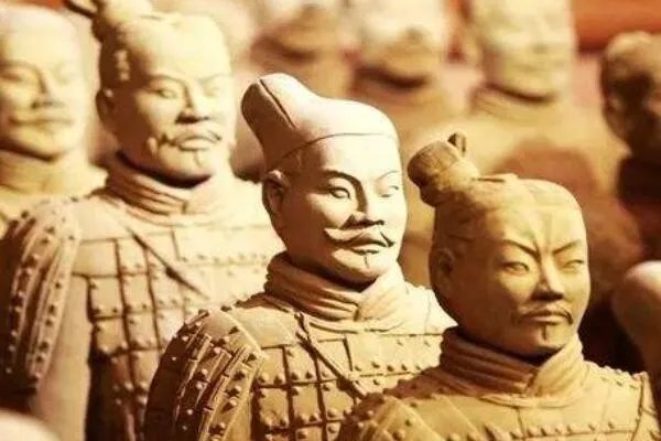秦始皇兵马俑非常出名,那么他们为什么不带头盔?