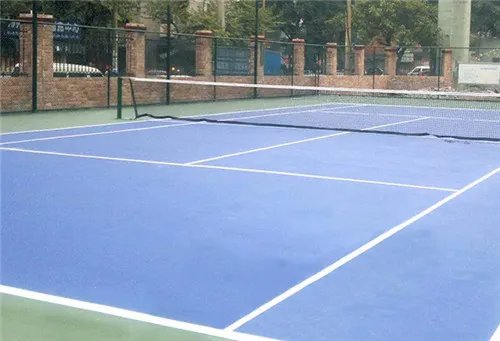 运动场地面用什么材料