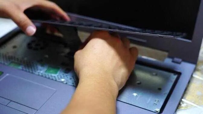 联想y430拆机教程（笔记本电脑拆卸更换固态硬盘）